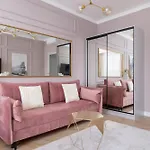 Starowislna Elegant With Air Conditioning Kazimierz Cracow By Renters Prestige