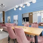 Starowislna Elegant With Air Conditioning Kazimierz Cracow By Renters Prestige Appartement