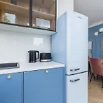 Starowislna Elegant With Air Conditioning Kazimierz Cracow By Renters Prestige
