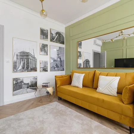 Starowislna Elegant With Air Conditioning Kazimierz Cracow By Renters Prestige Apartamento