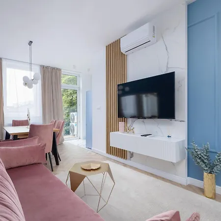 Apartment Starowislna Elegant With Air Conditioning Kazimierz Cracow By Renters Prestige Krakow