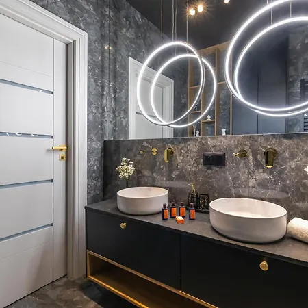 Starowislna Elegant With Air Conditioning Kazimierz Cracow By Renters Prestige * Krakow